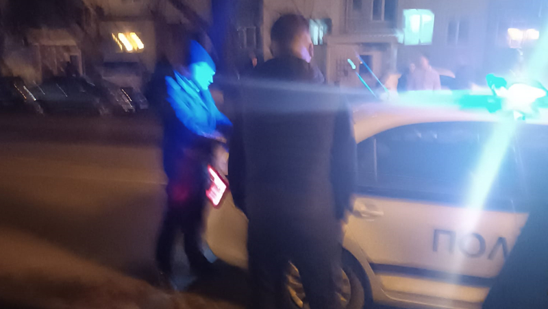 Прости и тъпи: Тайфа от 40 души се нахвърли да бие младеж, защото бил красив и го харесвали мацките в Стара Загора