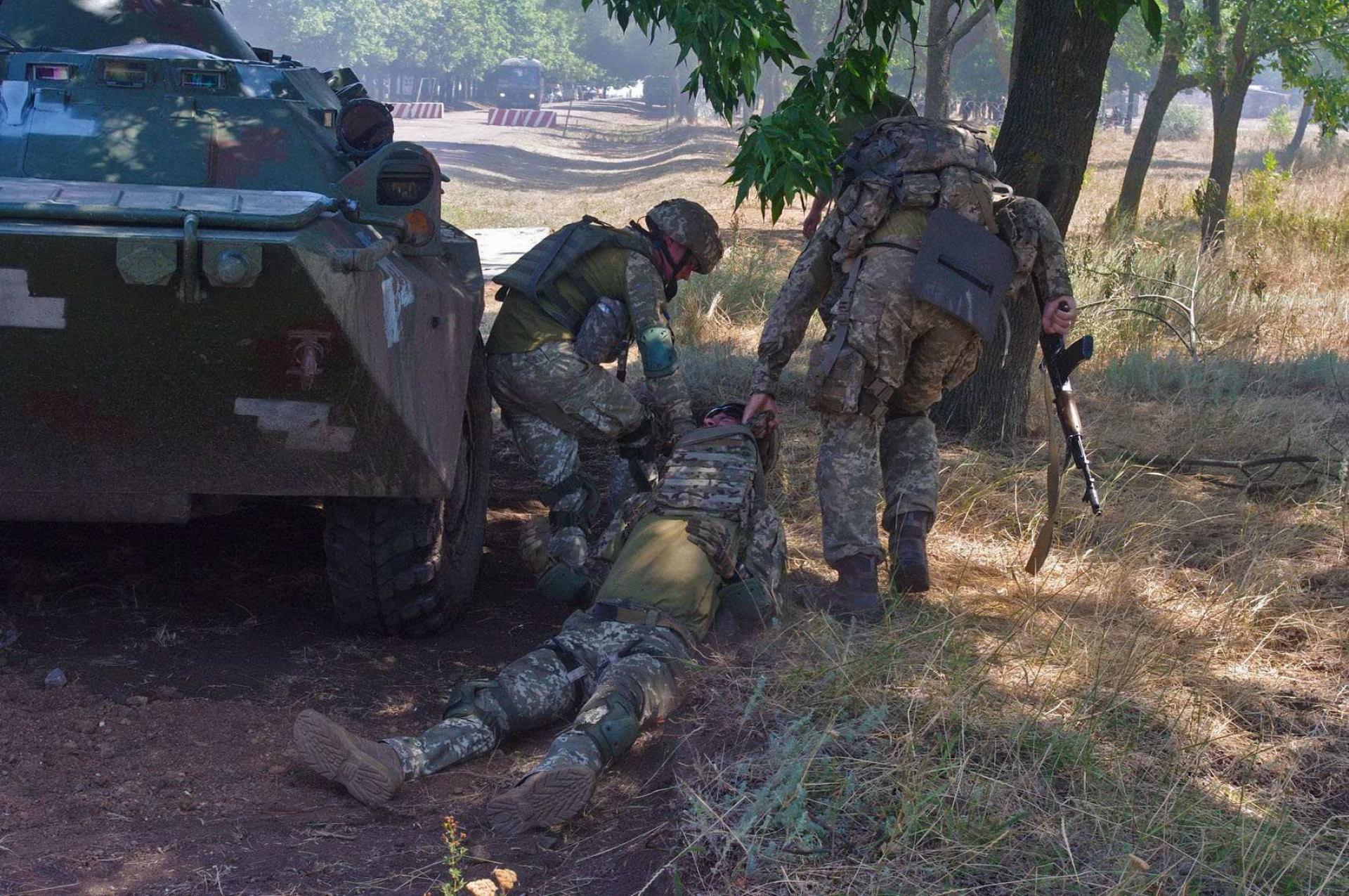 ВИДЕО от войната: Очукани, отчаяни украинци отстъпват от фронта