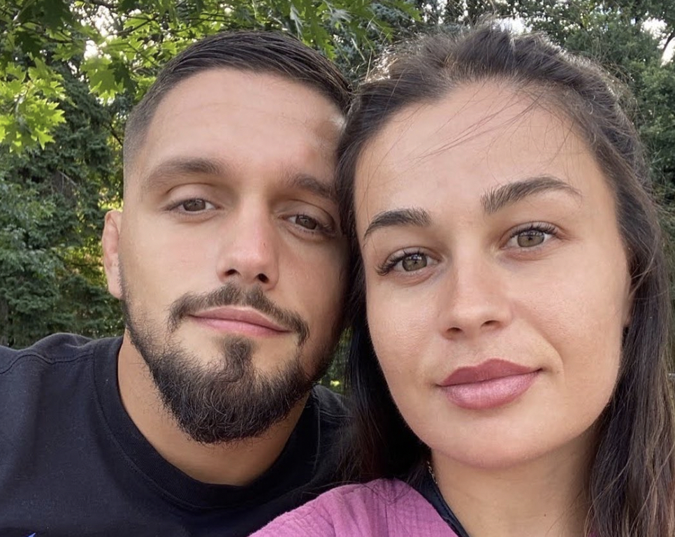Отново гола: Елица от "Игри на волята" пак хвърли дрехите, но този път е... СНИМКИ 18+