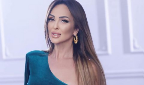 Стана за смях! Глория изглежда по-млада от дъщеря си, заприлича на тийнейджърка СНИМКИ