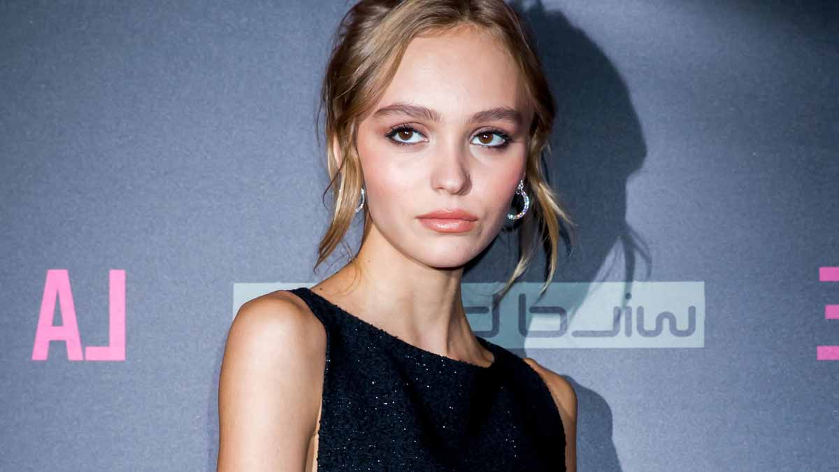 Щерката на Джони Деп показа напращели бозки и призна за... СНИМКИ 18+