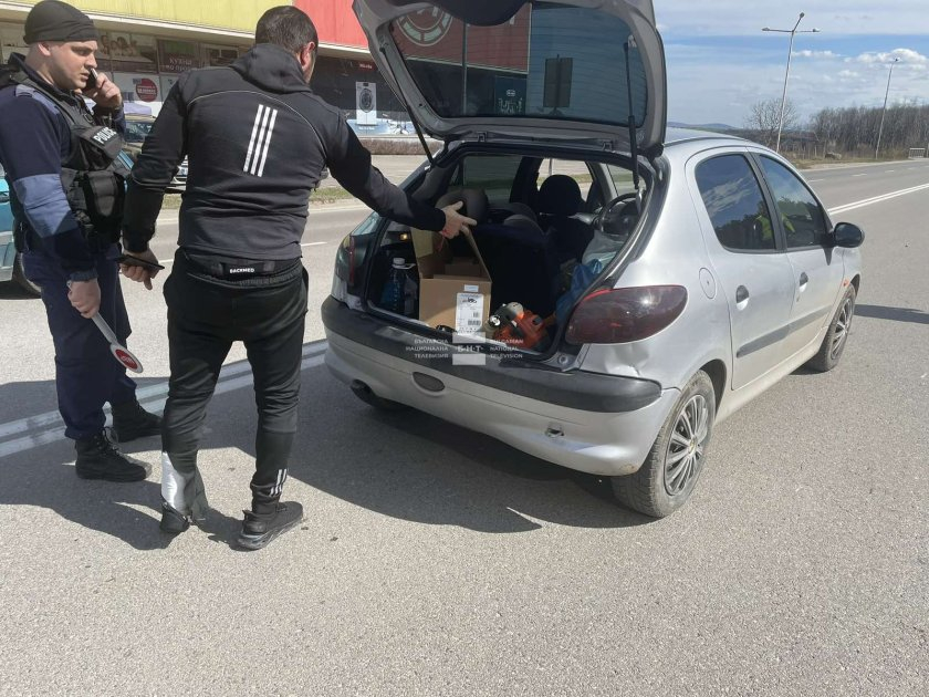 Обраха инкасо автомобил във Враца, не е за вярване кои са бандитите, градът е под блокада СНИМКИ 