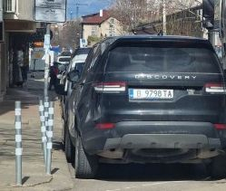 Собственикът на този джип определено ще плаче много като си види колата СНИМКА