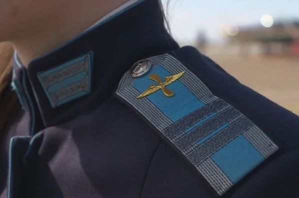 21-г. красавица с пагон ще владее небето над България СНИМКИ