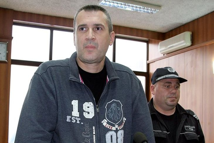 Само в БЛИЦ: Шокиращ обрат с доживотната присъда на ченгето, обявено за килър на родителите си