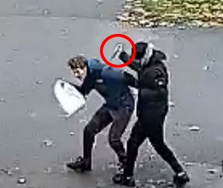 Шокиращо ВИДЕО: Бежанец наръга студент, причината е смайваща 