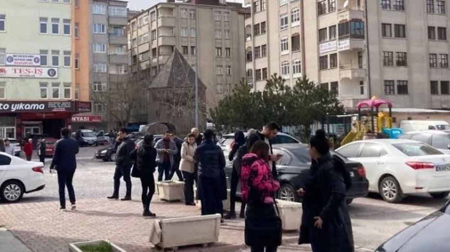 Първи СНИМКИ и ВИДЕО от новия адски трус в Турция, очевидец проплака, че...