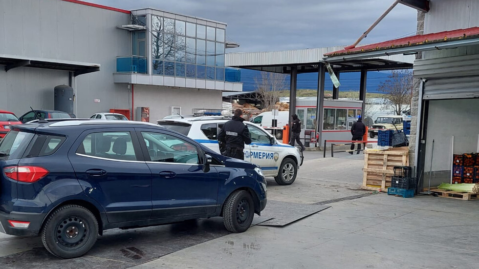 Полиция щурмува зеленчуковите борси в страната, ето какво се случва 