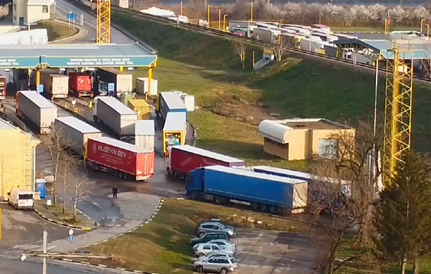 Кошмар на „Дунав мост” при Русе, шофьори чакат близо денонощие