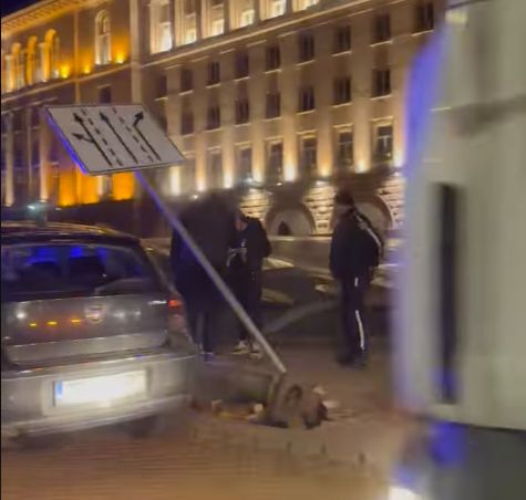 Извънредна ситуация посред нощ на жълтите павета в София ВИДЕО