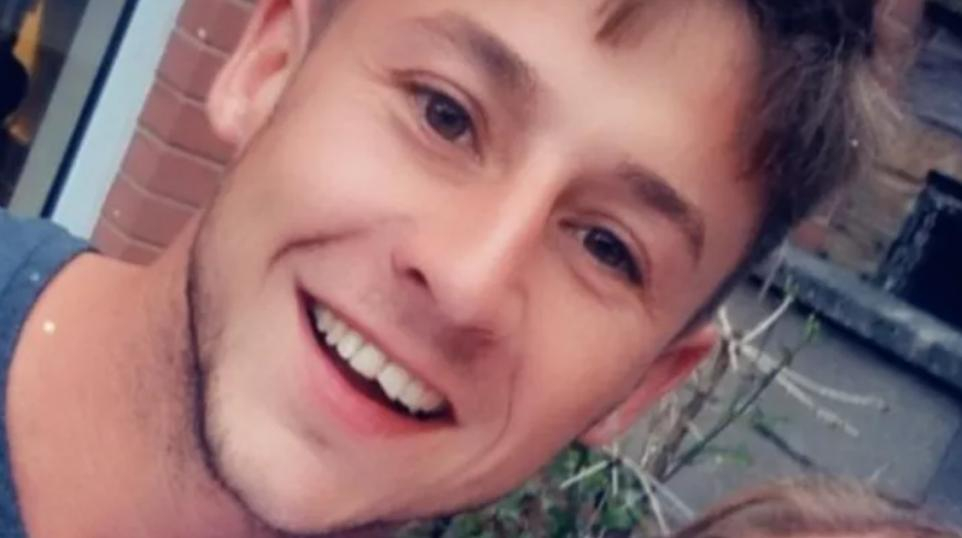 Трагедия! Александър отиде на купон, но стана най-лошото