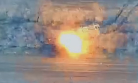 ВИДЕО от войната: Спецчастите на СБУ унищожиха ювелирно с дронове две руски установки ТОР-М2