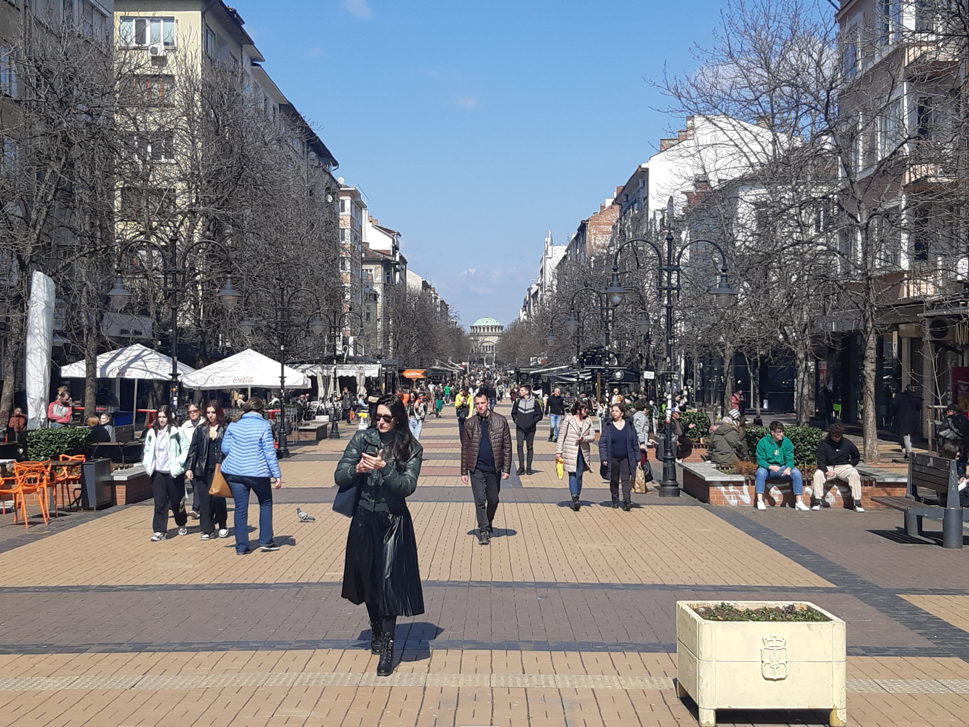 Бавно се топим: НСИ обяви населението на България, а София...