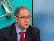 Експерти казаха с колко ще скочат заплатите през 2023 г.  