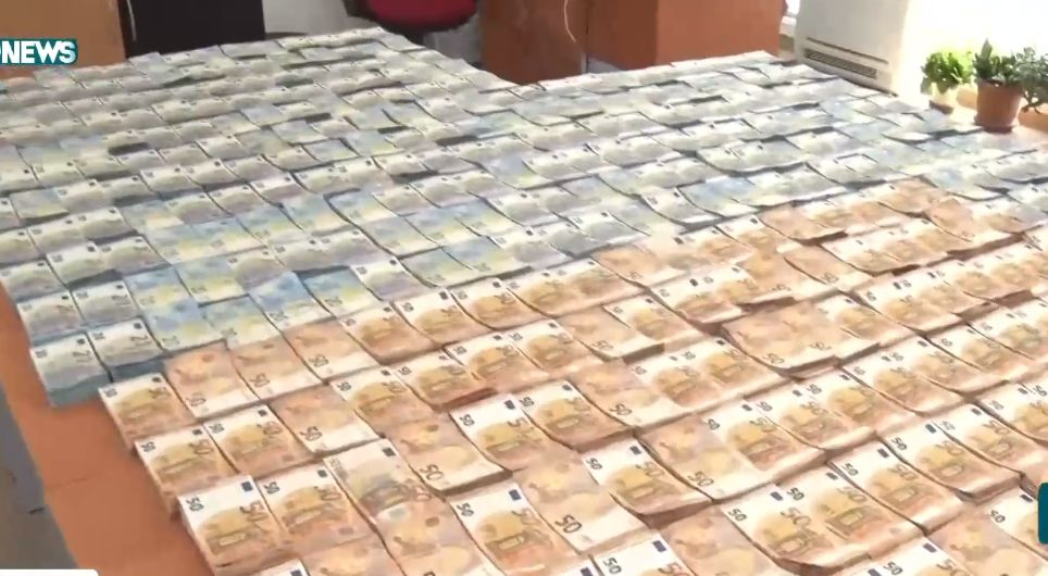 Митничари от "Капитан Андреево" онемяха от находка в кола на семейство с бебе ВИДЕО