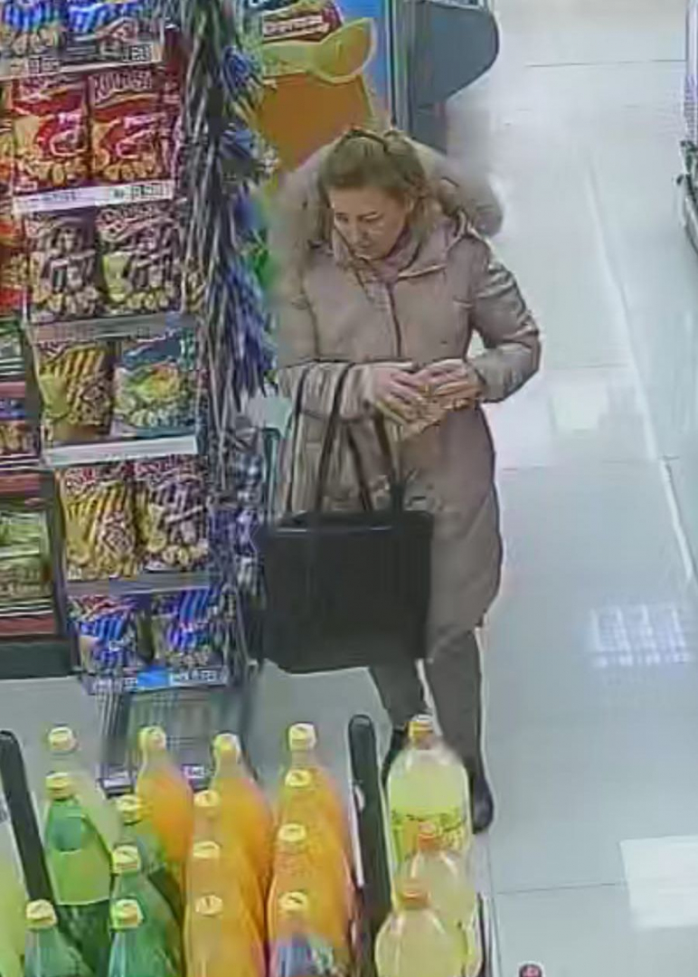 Жена на средна възраст се изложи с грозна постъпка в Бургас ВИДЕО
