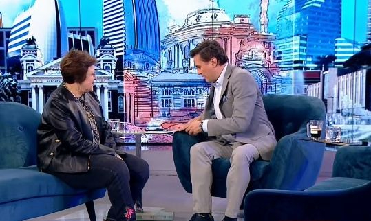 Не се стърпя: Татяна Дончева се облече като Нинова и Борисов СНИМКИ