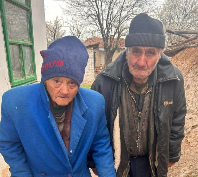 Потресаваща бедност: Дядо от Монтана бута жена си в количка за вар, за да я заведе на лекар