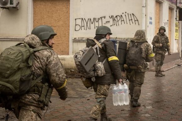 ISW с разкритие: ЧВК "Вагнер" ще използва в Бахмут сценария от Мариупол, защото... 