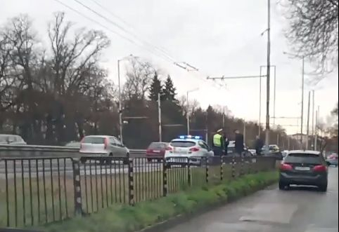 В София е като на война след дъжда, мелета блокираха ключов булевард ВИДЕО 