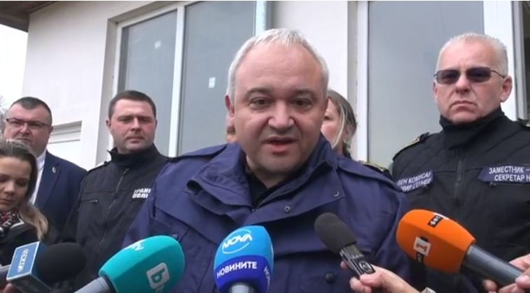 Демерджиев съзря "руска ръка" в заплахите за училищата, САЩ също я издирвали ВИДЕО