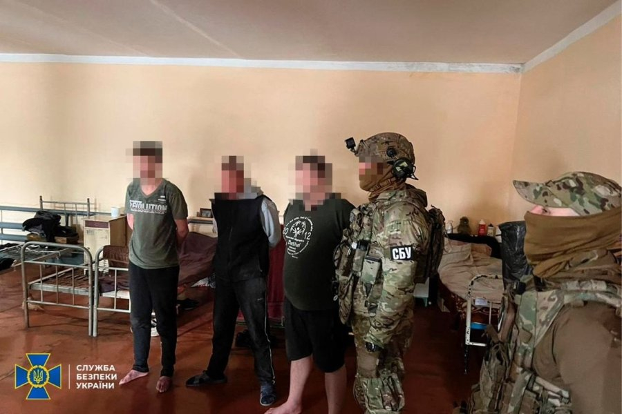 Шок! Украинци взимат пари от роднини на военнопленници, за да... СНИМКИ