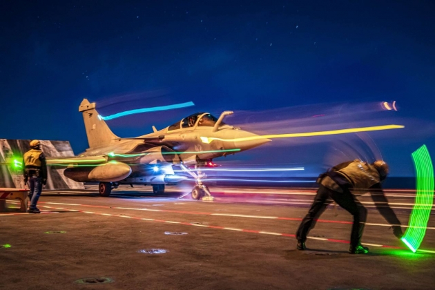 Подготовка за WW3: Френски изтребител тренира с ядрена крилата ракета СНИМКА