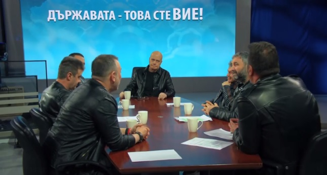 Слави и сценаристите му побесняха заради лицемери, поставящи себе си над народа ВИДЕО