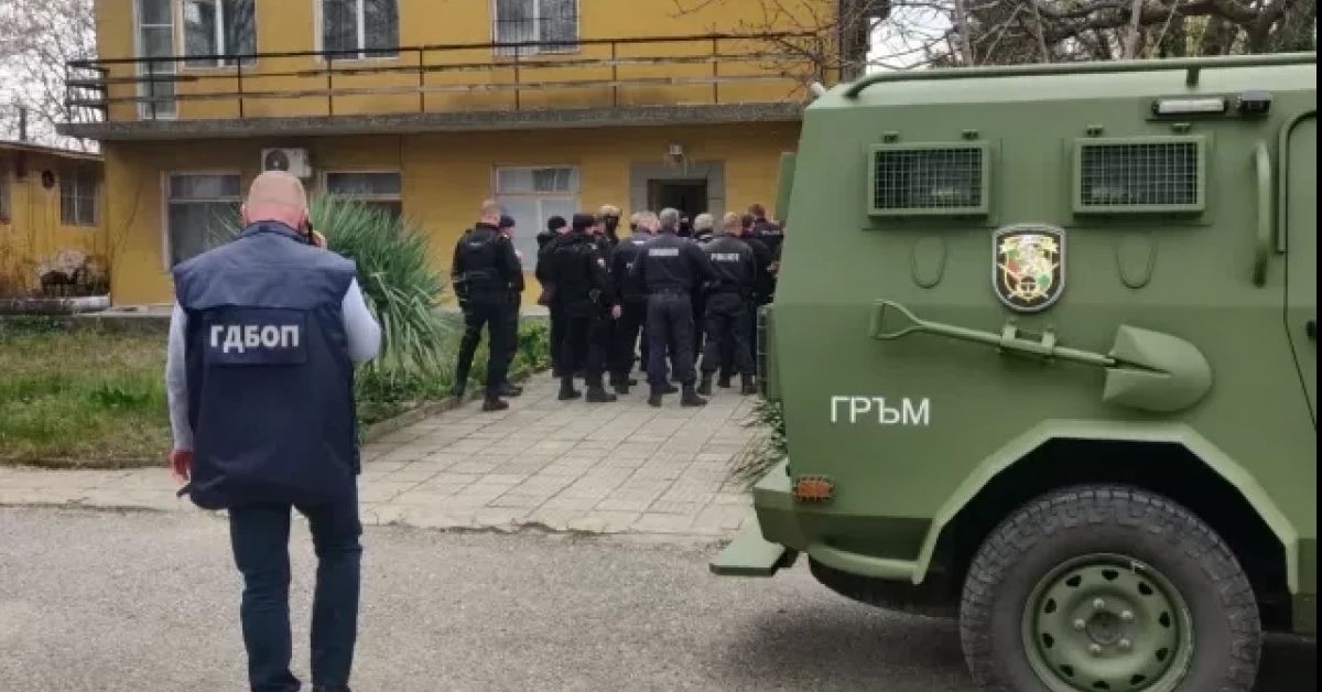 ГДБОП закопча 16-г. ученик от Пловдив за... СНИМКИ