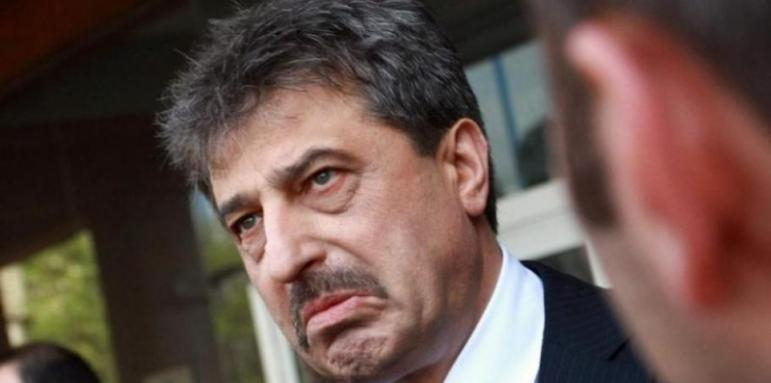 Английско издание разобличи Цветан Василев! 