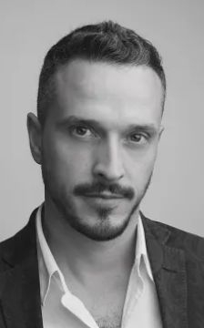 Скръбна вест: Прочут наш актьор и режисьор почина на 48 г. 