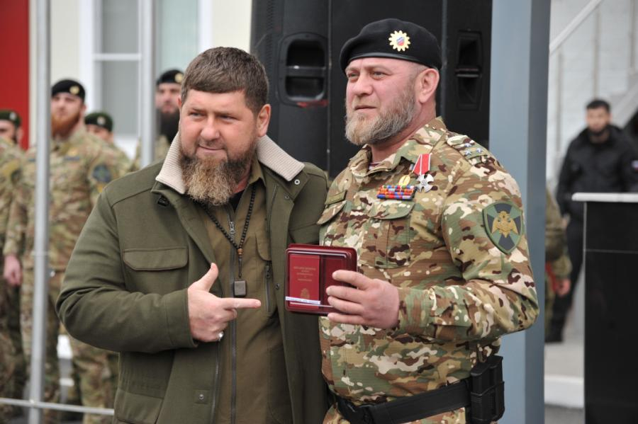 Кадиров надъха чеченските бойци, които се завръщат на фронта в Украйна СНИМКИ