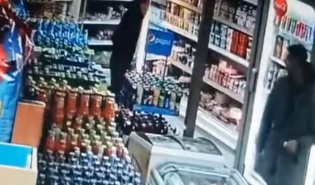 Виждали ли сте тези младежи? Извършиха нещо много грозно в софийски магазин ВИДЕО 