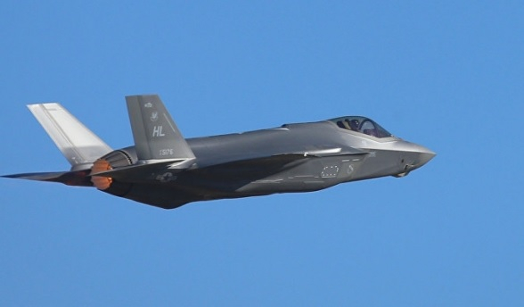 Пилоти на F-35 се оплакаха как били "измамени" от руските системи за ПВО С-300
