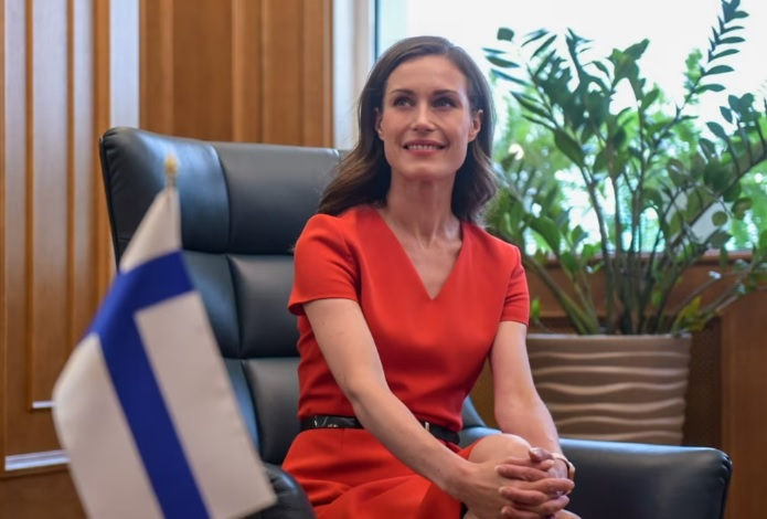 Сана Марин се провали на изборите във Финландия, на власт идва...