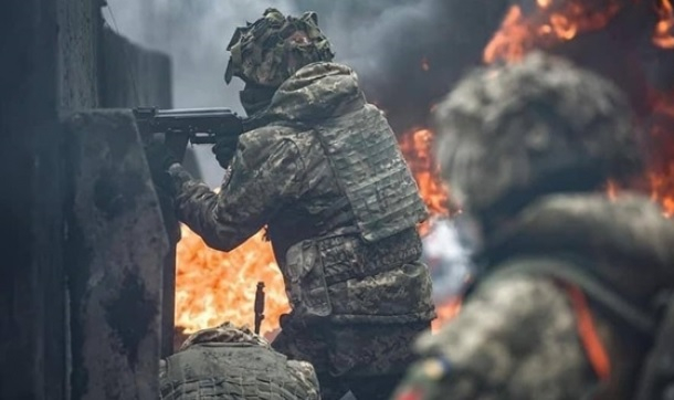 ЧВК "Вагнер" изтласка ВСУ от центъра на Бахмут и сега там е "сива зона", какво се случва в нея