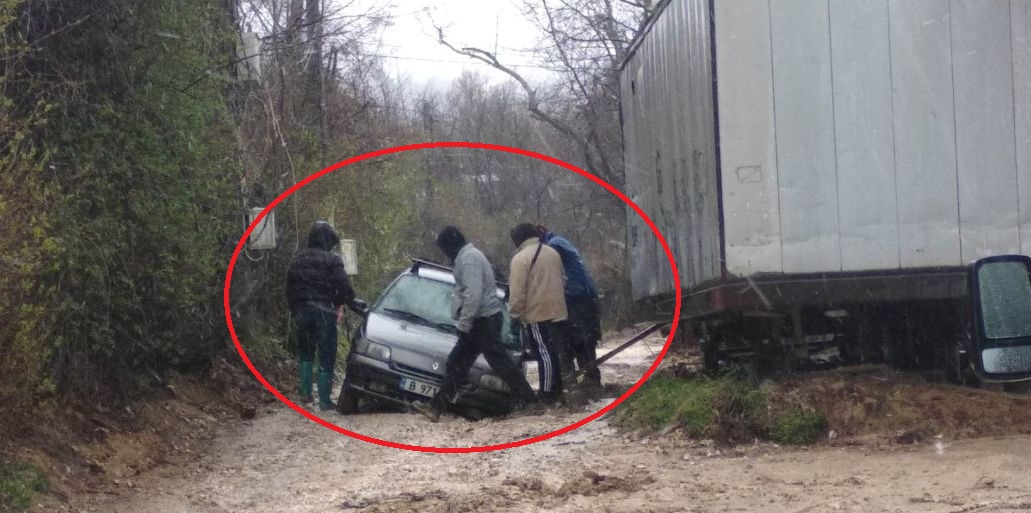Кален ужас във Варна с блокирани хора и затънали коли СНИМКИ