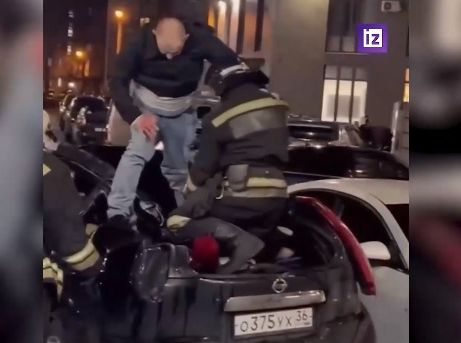 Пиян руснак падна от 19-ия етаж, последвалото смая всички ВИДЕО