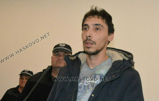 27-г. Ангел, убил баща си, не е на себе си след тази новина 