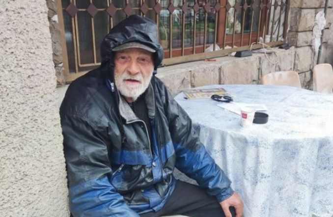Историята на 74-г. Димитър, живеещ без ток и вода в подземието на несебърски хотел, разтърси мрежата 