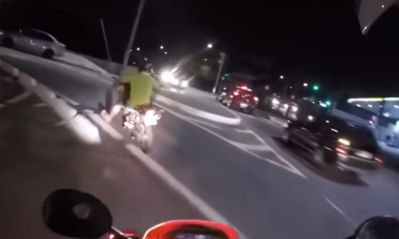 Зрелищно полицейско преследване като във филм бе запечатано на ВИДЕО