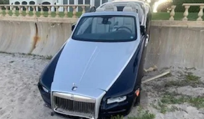 Пенсионерка направи с колата си уникална беля на стойност 3 милиона долара СНИМКИ