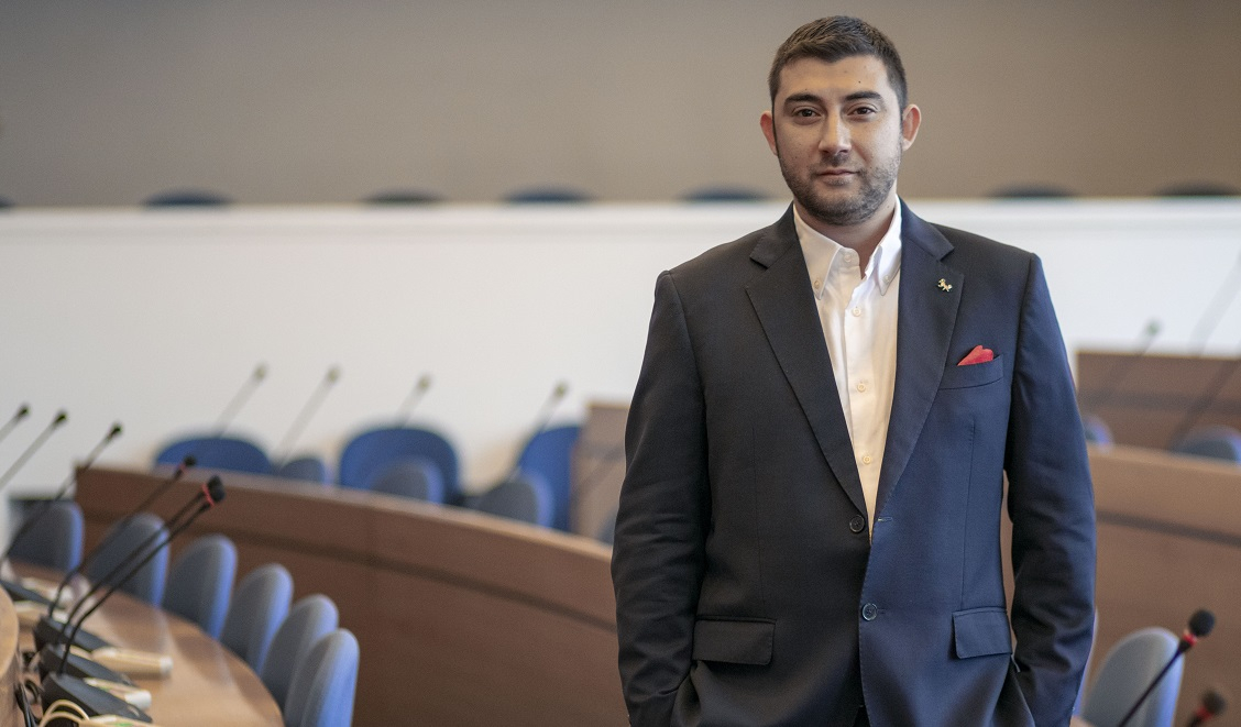 Карлос Контрера: Куку-руку или какво ни готви сектата на спасителите, тук не е Амстердам! 