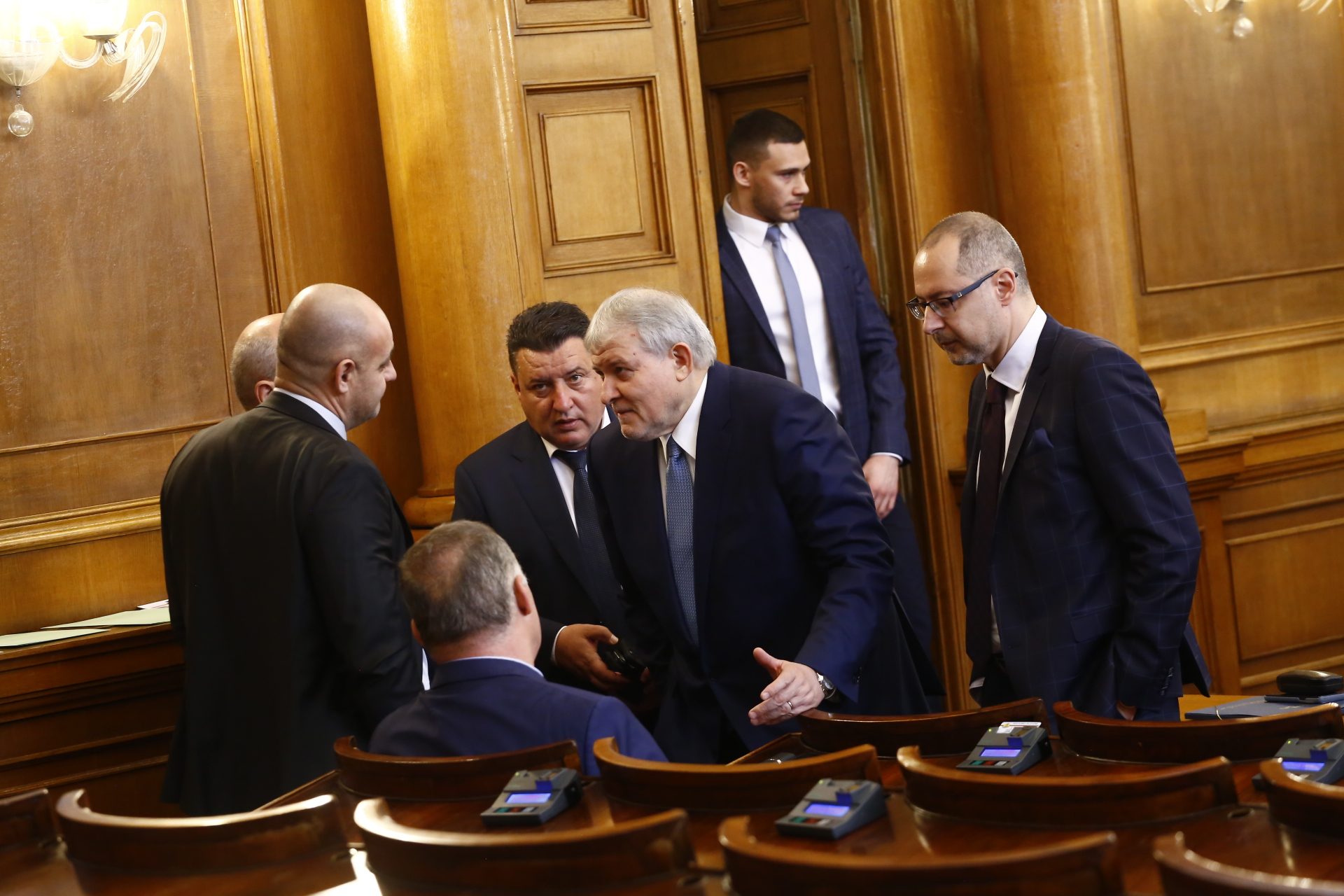 Анализатор разкри схемата за управление на ГЕРБ и ПП, а Коцето ще цака всички с...