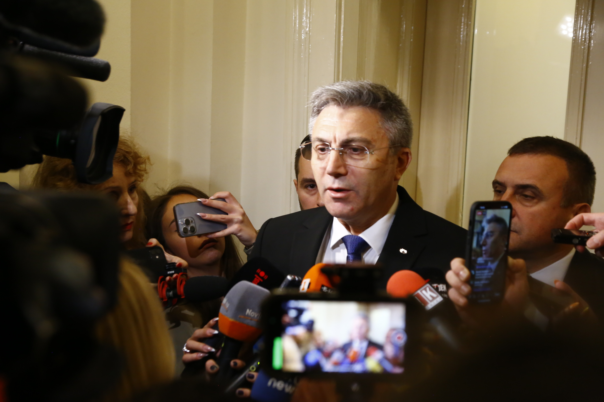 Карадайъ излезе насред преговорите с Борисов, издаде планът му за управление