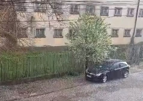 Почна се! Мощни гръмотевични бури и градушка помляха половин България ВИДЕО 