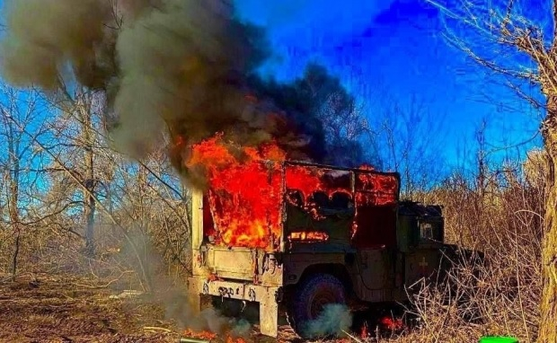 Руски дрон изпепели с прецизен удар американски всъдеход Humvee