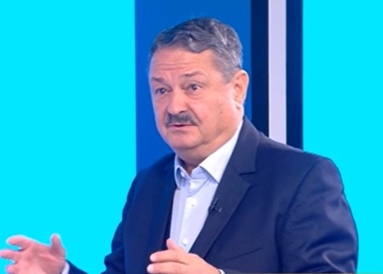 Проф. Рачев обяви къде у нас ще ударят мощни градушки и кога живакът ще мине 25 градуса!