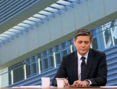 Виктор и Мира побесняха: Група роми нападна 11 г. момиче в столичния кв. "Витоша", а МВР...  ВИДЕО