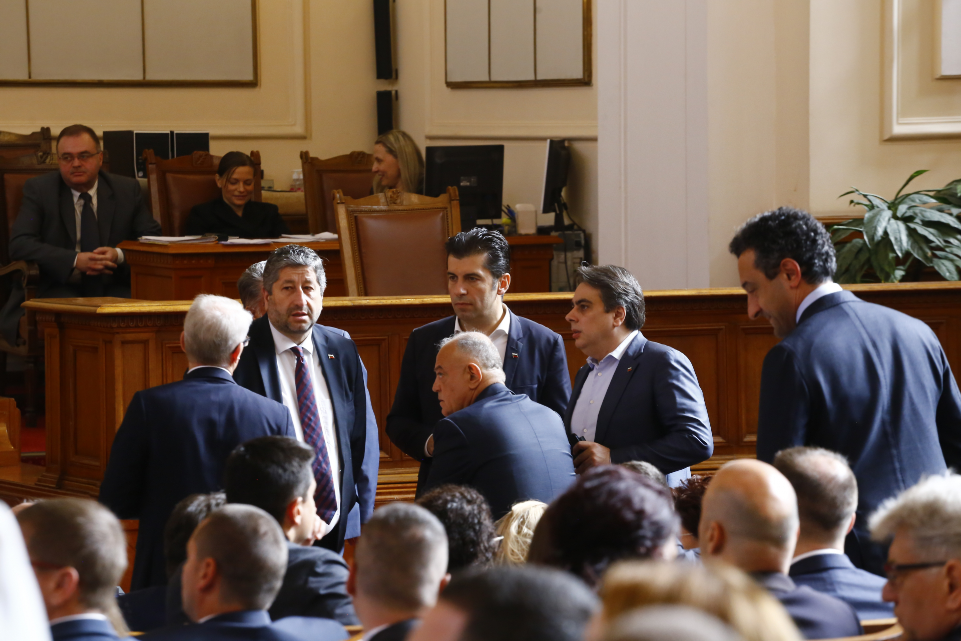 Преди рулетката с мандатите: Какви са нагласите на партиите?